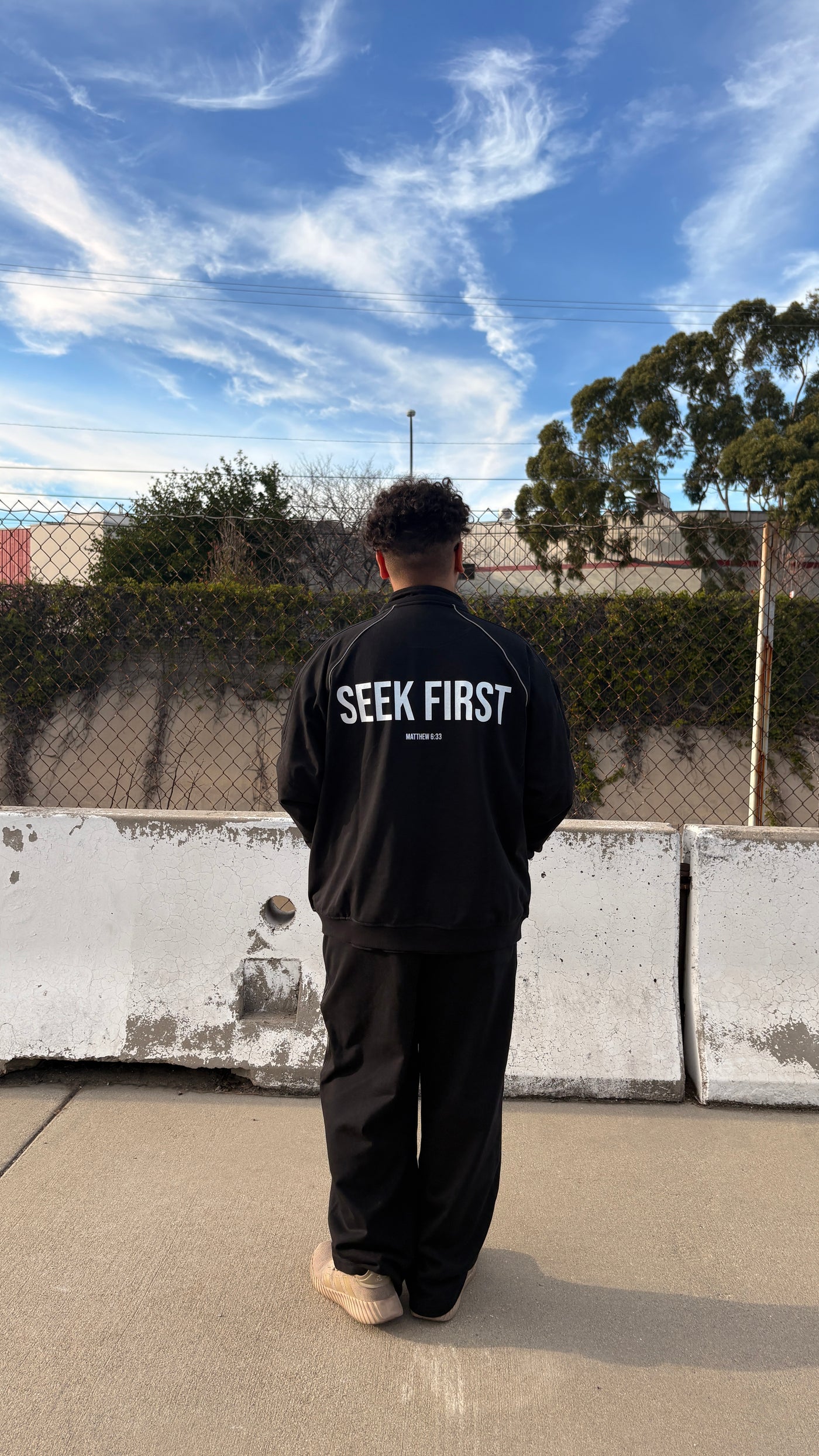 "SEEK FIRST" SWEATPANTS